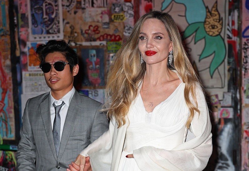 Анджелина Джоли в ярости из-за очередной выходки сына