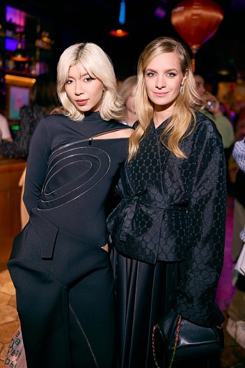 Донг Ань Куинь и Анна Завтур