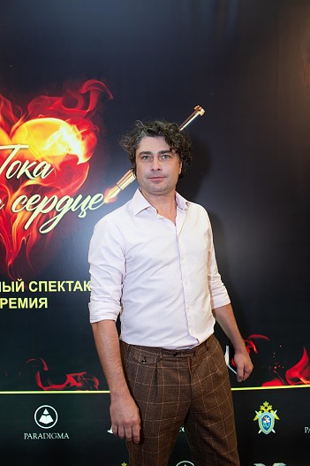 Дмитрий Оленин