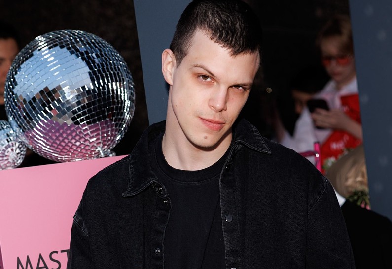 Григорий Верник, Стеша Маликова, Артём Кошман и другие гости открытия террасы ресторана Buro Bistro