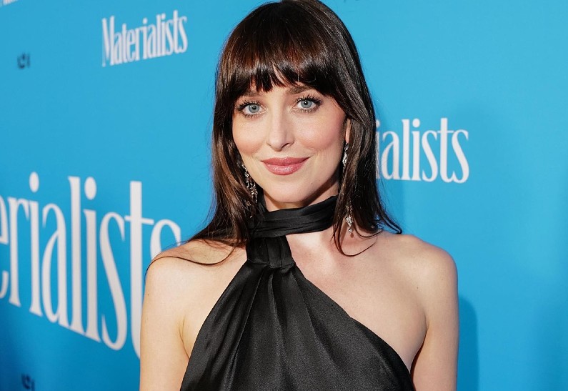 Стало известно, почему Дакота Джонсон хочет расстаться с Крисом Мартином