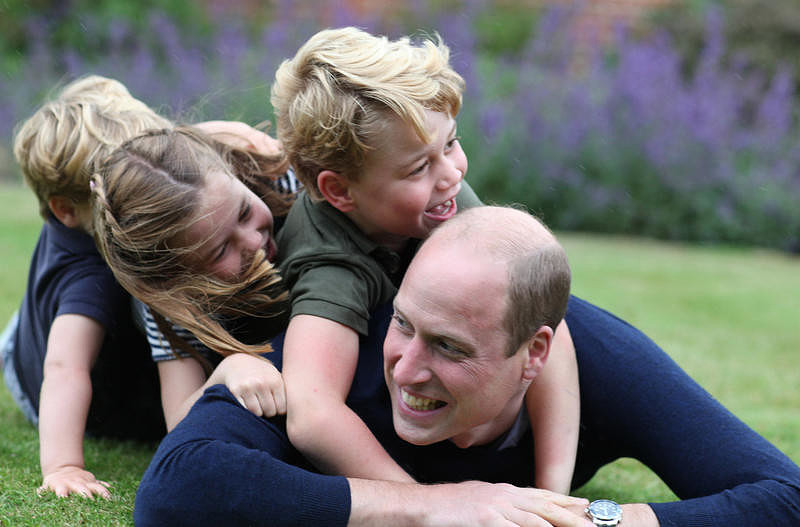 Принц Уильям с детьми