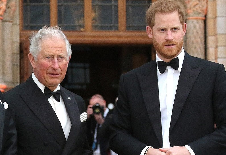 Принц Гарри намерен отказаться от фамилии назло Карлу III