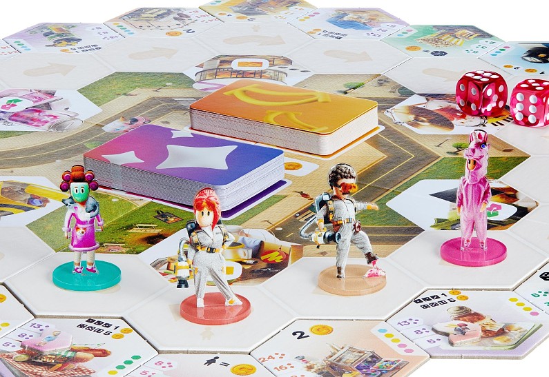 Теперь не только в смартфоне: Яндекс Плюс выпустил настольную игру Плюс Сити