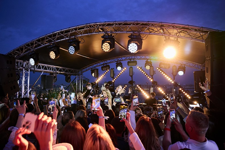 Люся Чеботина