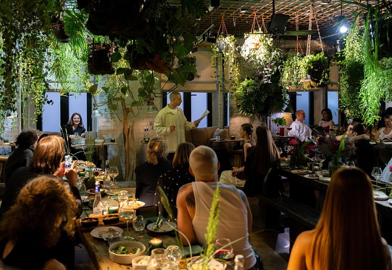 Всё больше эко в наших чеках: Алексей Зимин представил свой экологичный поэтический стендап