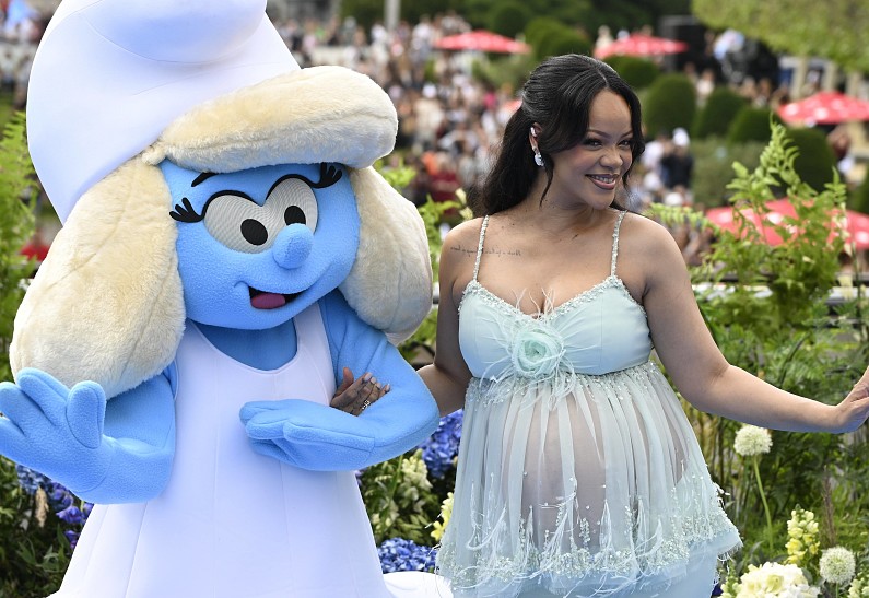 Беременная Рианна с сыном поддержали A$AP Rocky на показе в рамках Недели моды в Париже