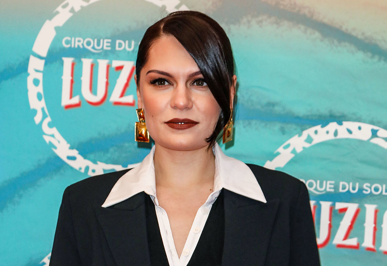 Джесси Джей рассказала о борьбе с раком груди