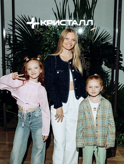 Елена Кулецкая с дочерьми