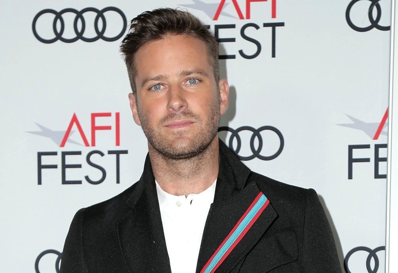 Арми Хаммер провел время с детьми и бывшей женой