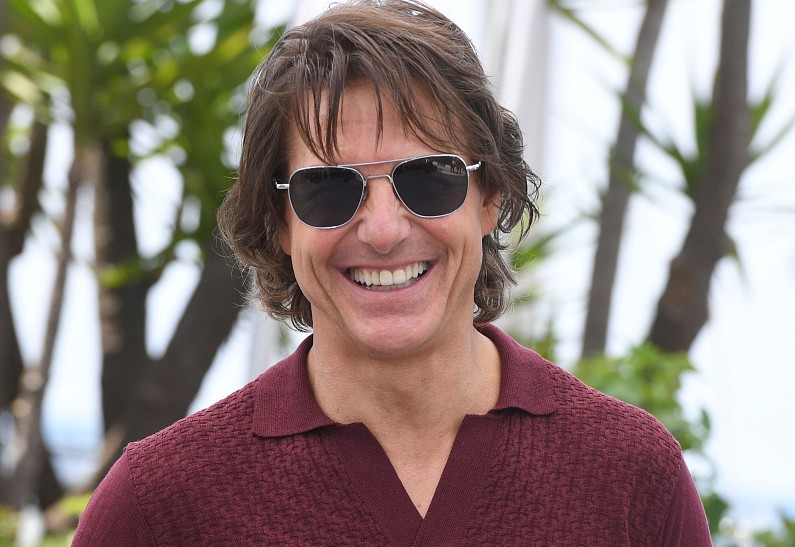 Том Круз установил рекорд Гиннесса за самые «горячие» прыжки с парашютом