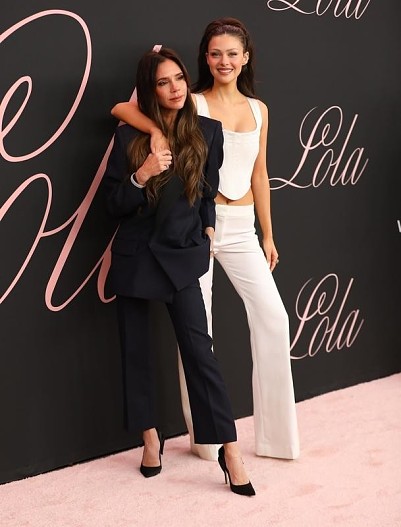 Виктория Бекхэм и Никола Пельтц