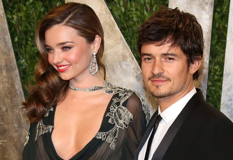 Орландо Блум поддержал сына на выпускном вместе с Мирандой Керр и ее нынешним супругом