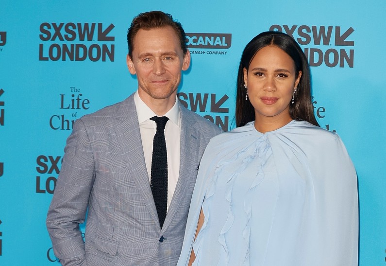 Том Хиддлстон и Зави Эштон ждут второго ребенка