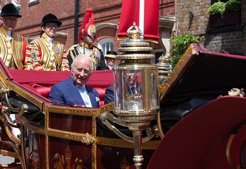 Дворец объяснил причину, по которой глаз Карла III налился кровью