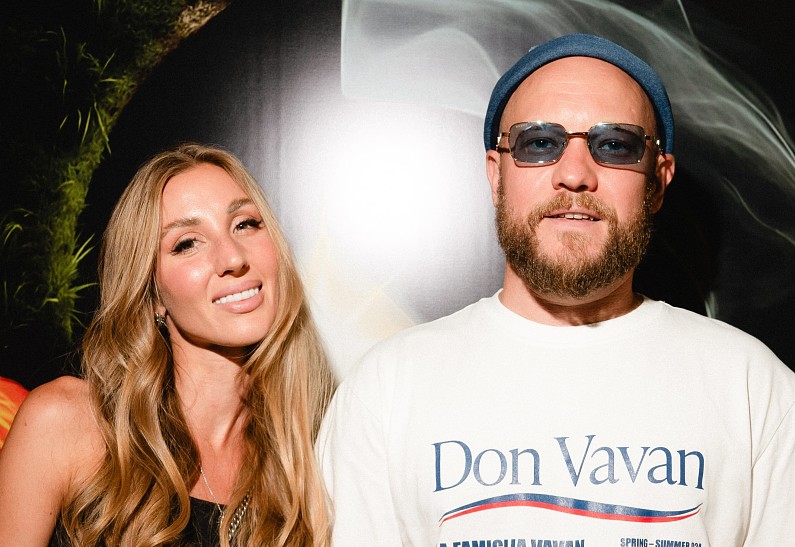 Владимир Селиванов, Кирилл Туриченко, Артем Кид и другие гости иммерсивной презентации нового альбома певицы Елены Jaya