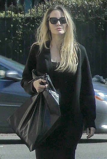 Анджелина Джоли