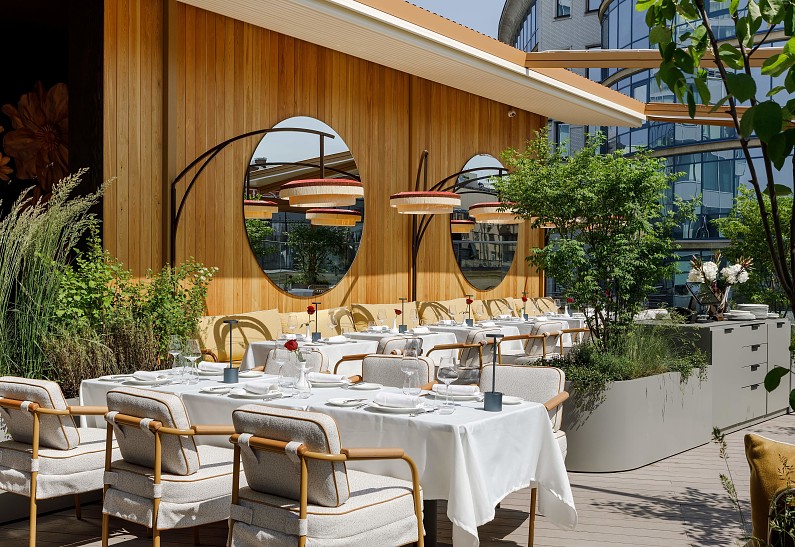 Терраса-сад ресторана «Аврора» и авторский сет о морских путешествиях