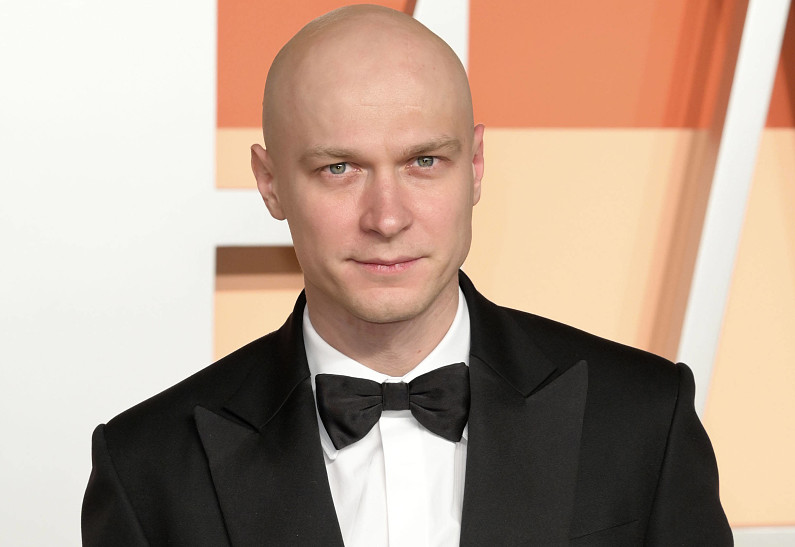 Креативный директор Dior оденет Юру Борисова для нового фильма