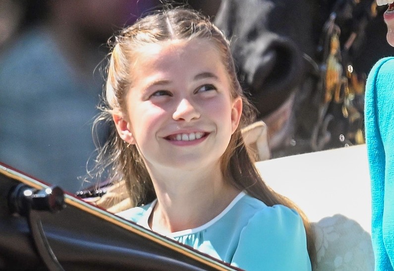 10-летняя принцесса Шарлотта неожиданно посетила футбольный матч в Швейцарии