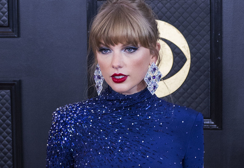Тэйлор Свифт неожиданно анонсировала новый альбом