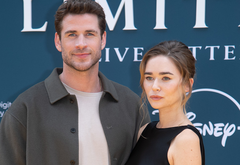 Лиам Хемсворт спровоцировал слухи о помолвке