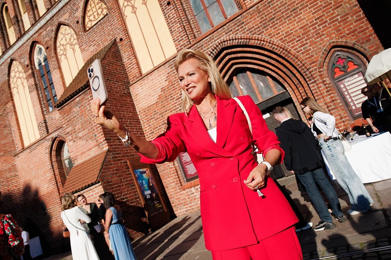 Олеся Судзиловская