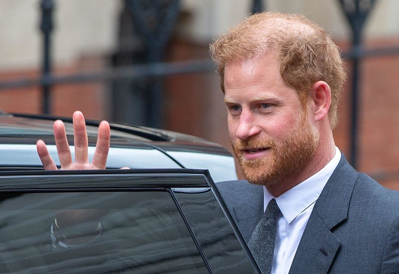 Принц Гарри готовится к визиту в Великобританию