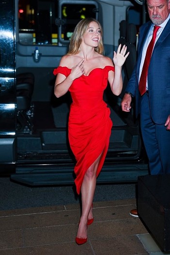 Сидни Суини