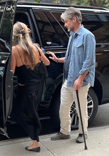 Дженнифер Энистон и Джим Кертис