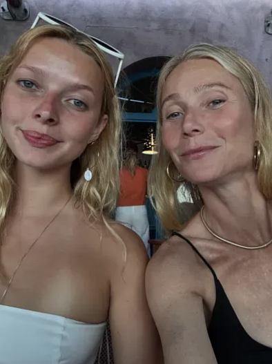 Гвинет Пэлтроу с дочерью&nbsp;