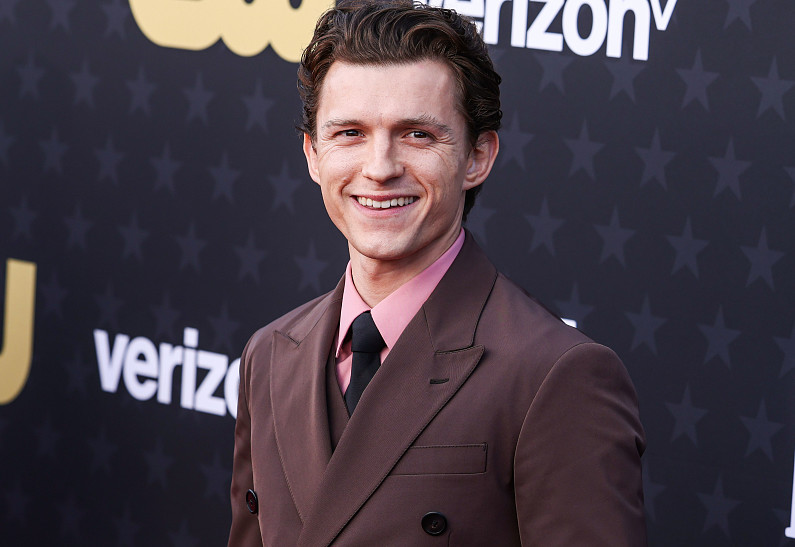 Том Холланд заявил, что ведет трезвый образ жизни три с половиной года