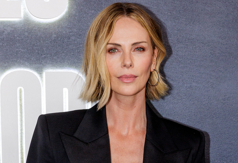 Шарлиз Терон ограбили в Лос-Анджелесе