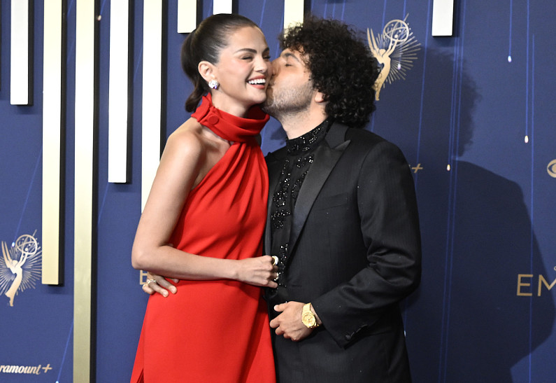 Селена Гомес и Бенни Бланко дебютировали на красной дорожке премии «Эмми»