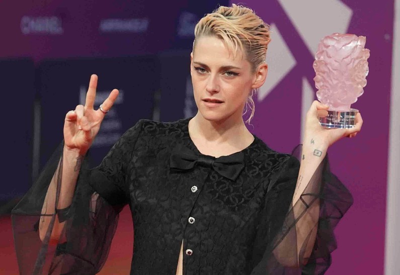 Дебютный фильм Кристен Стюарт получил награду на элитном кинофестивале