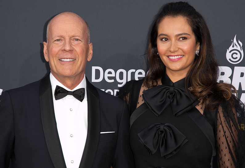 Эмма Хеминг откровенно рассказала, как младшие дочери Брюса Уиллиса реагируют на его диагноз