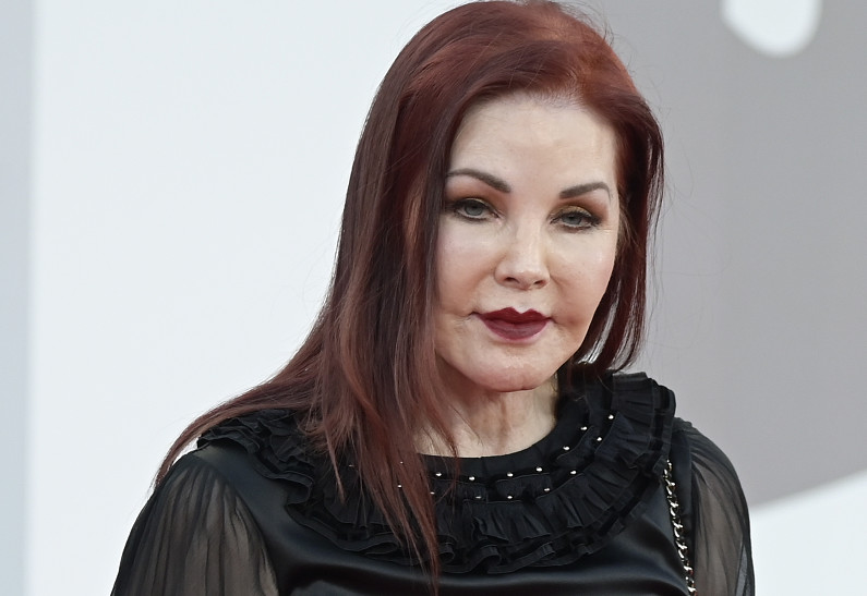 Присцилла Пресли прокомментировала слухи о том, что Элвис Пресли жив