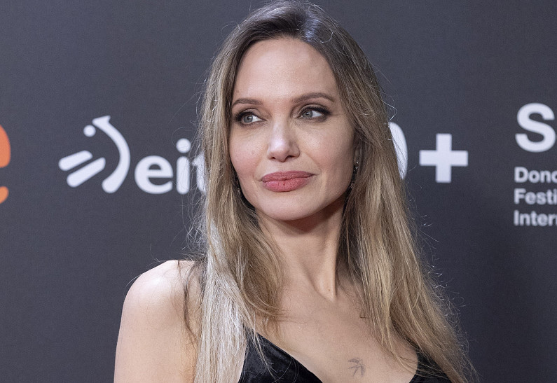 Анджелина Джоли раскритиковала жизнь в США