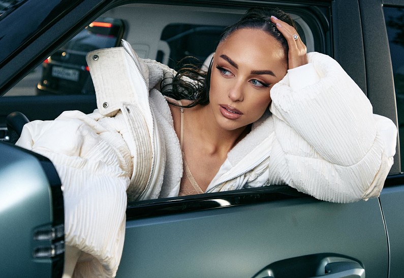 Мари Краймбрери представила долгожданный клип на песню «Сегодня мой лучший день» из одноименного альбома.