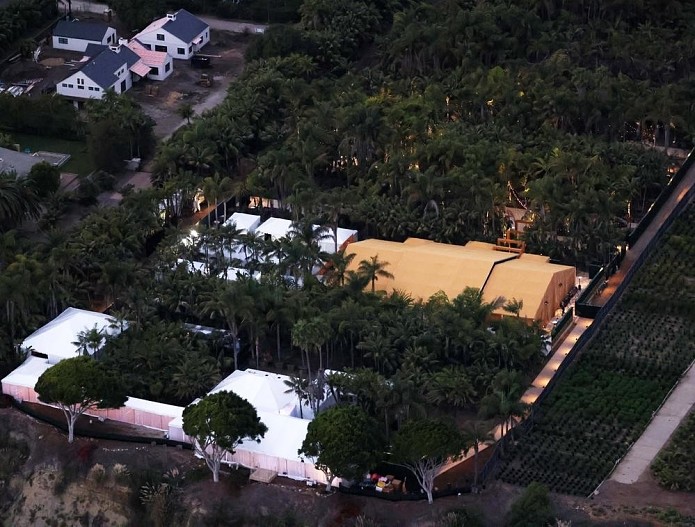 Свадебная церемония Селены Гомес и Бенни Бланко состоялась в Санта-Барбаре