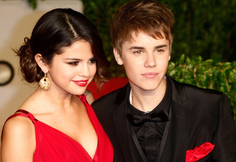 Не пощадили бывшего: поклонники Селены Гомес атаковали соцсети Джастина Бибера после ее свадьбы