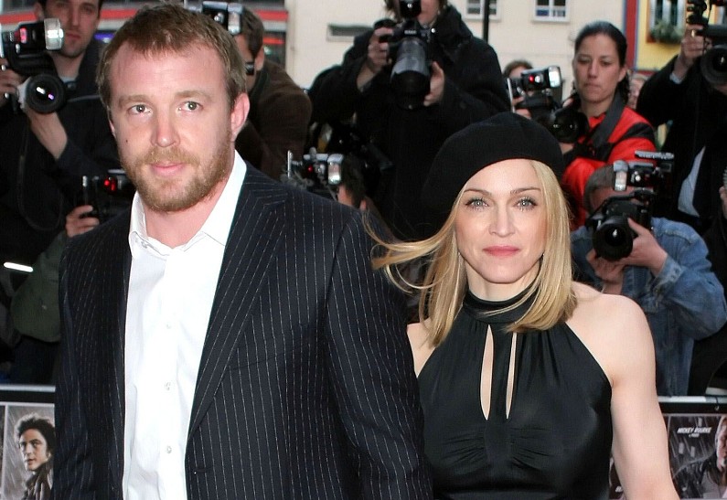 Мадонна вспоминает, как рыдала каждую ночь во время битвы за опеку над сыном с Гаем Ричи