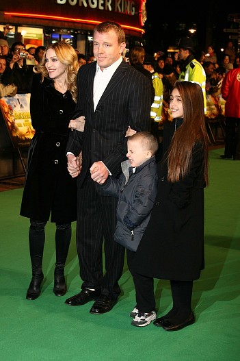 Мадонна и Гай Ричи с детьми