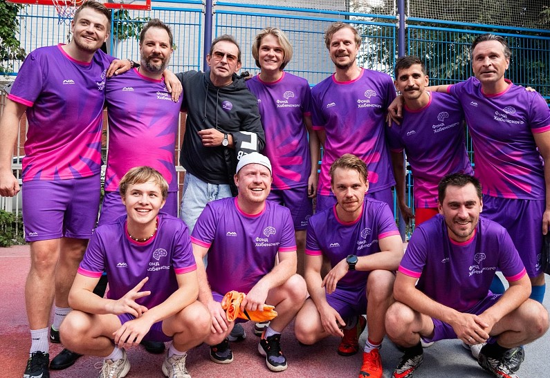 Виктор Добронравов, Леон Кемстач, Евгения Медведева, Игорь Акинфеев и другие звезды поддержали благотворительный футбольный матч в пользу Фонда Хабенского
