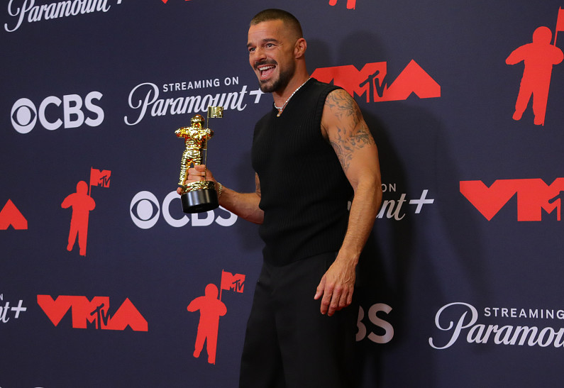 Рики Мартин трогательно обратился к своим детям во время получения награды VMA