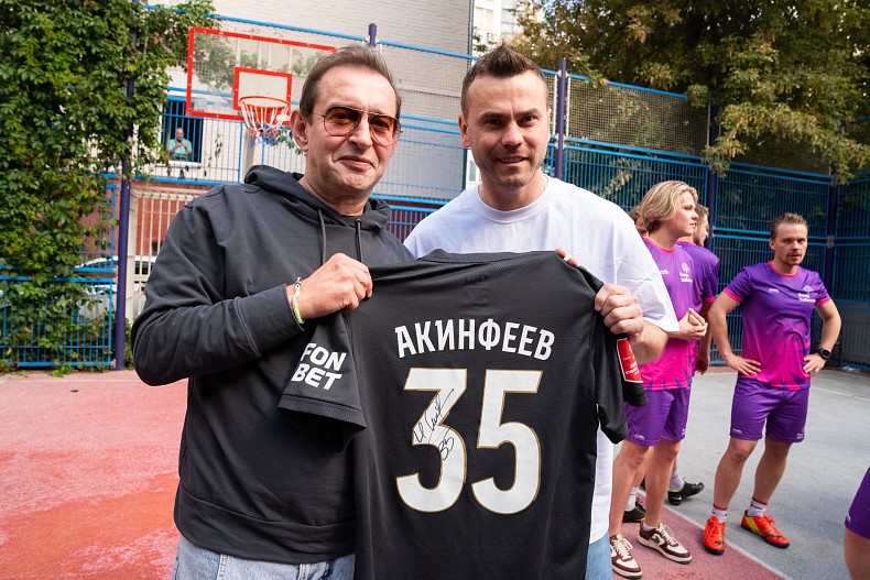 Константин Хабенский и Игорь Акинфеев