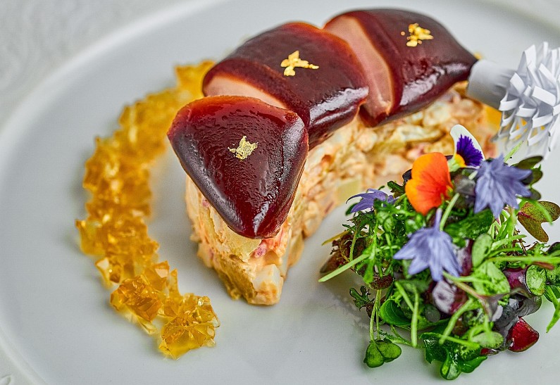 Зимний фестиваль Set-o-Mania от Maison Dellos говорит на языке архитектуры