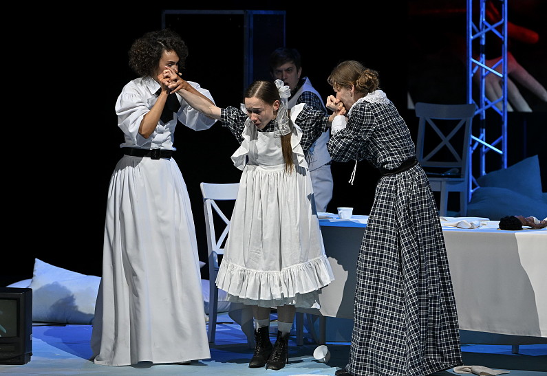 В Театре Наций покажут лучшие спектакли из малых городов России