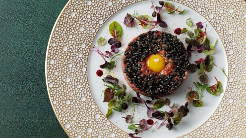 Butler: Джузеппе Дави представляет специальное предложение с черной икрой