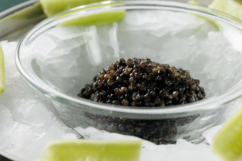 Огурцы с черной икрой